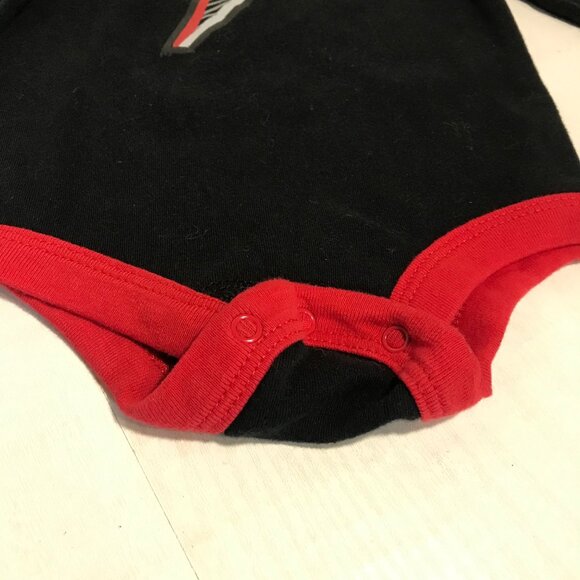 AC/DC Baby Bodysuit Long Sleeve Rock Band Logo 6-12M Black & Red Cotton Blend - Picture 3 of 6